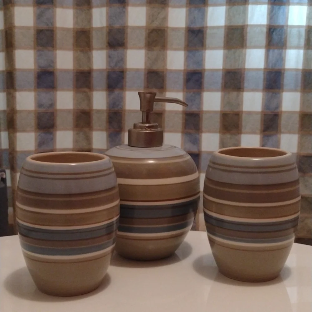 NWT Five Piece Bed Bath and Beyond Bath Shower, Sage Green and Blue